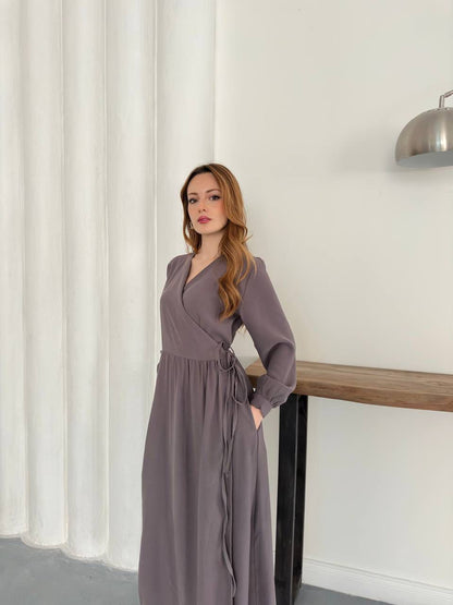 Fustan i gjate me xhepa dhe lidhëse tek beli