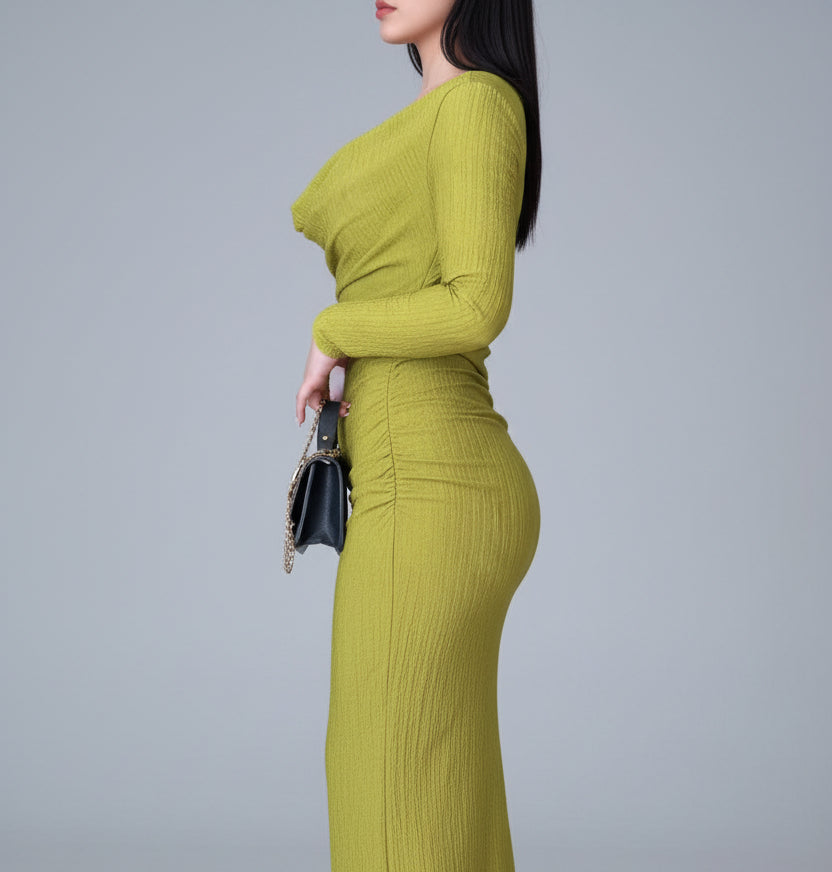 Fustan Midi Jeshil me Mëngë të Gjata dhe Dekolte Elegant
