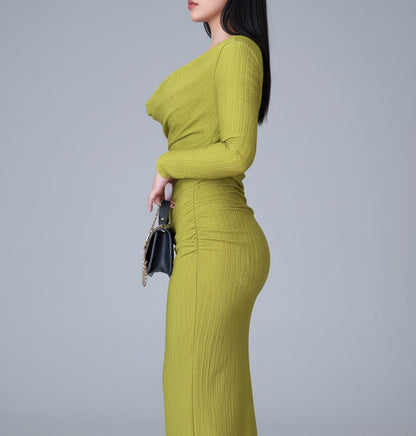 Fustan Midi Jeshil me Mëngë të Gjata dhe Dekolte Elegant